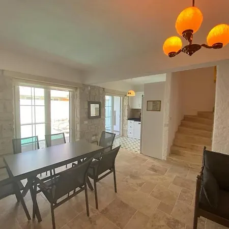 Gk House Vila
